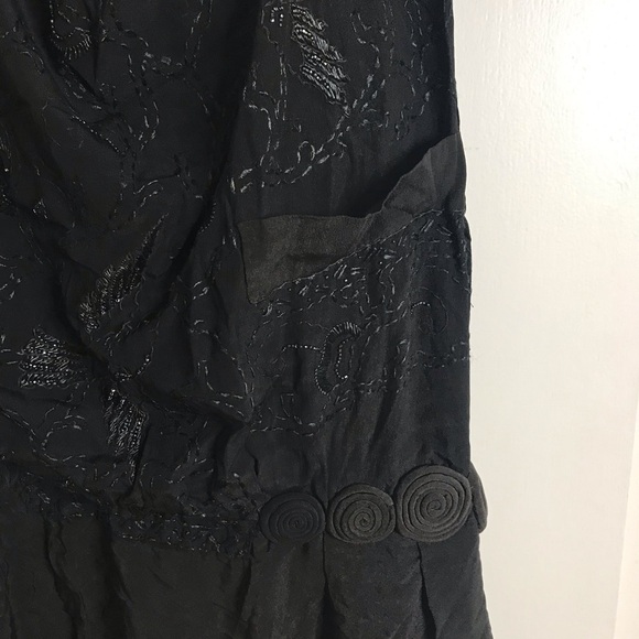 Vintage 1920s Black Silk Crepe Flapper Dress with Beaded Bird Design - Picture 3 of 16
